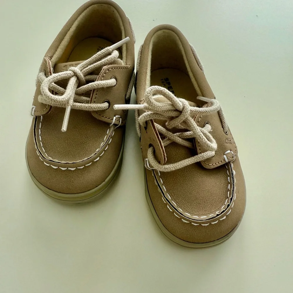 Sperry Kids Tan Moccasins with Laces